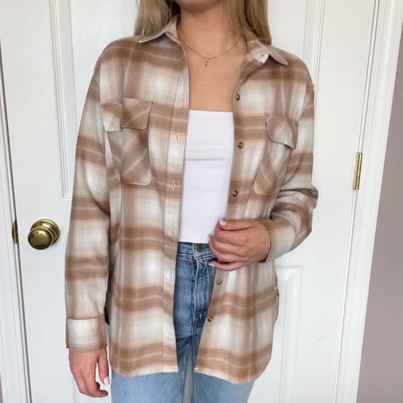 Abercrombie & Fitch Oversized Plaid Button Down - Picture 1 of 6